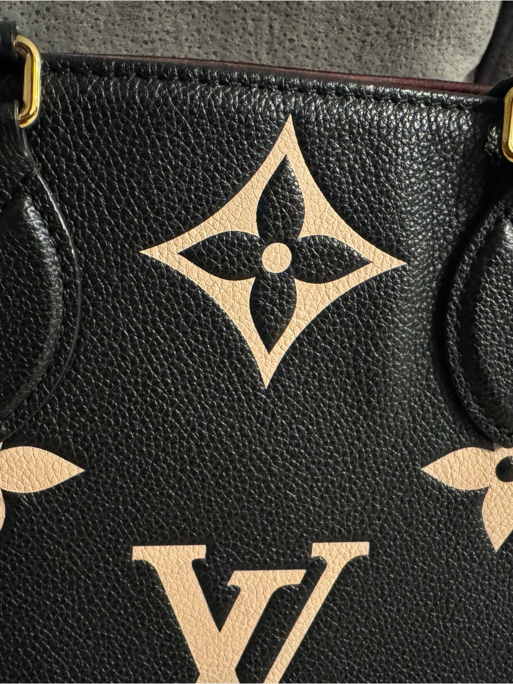 100% authentic Louis Vuitton On The Go MM 💜 Friday price drop💜 - Picture 10 of 15